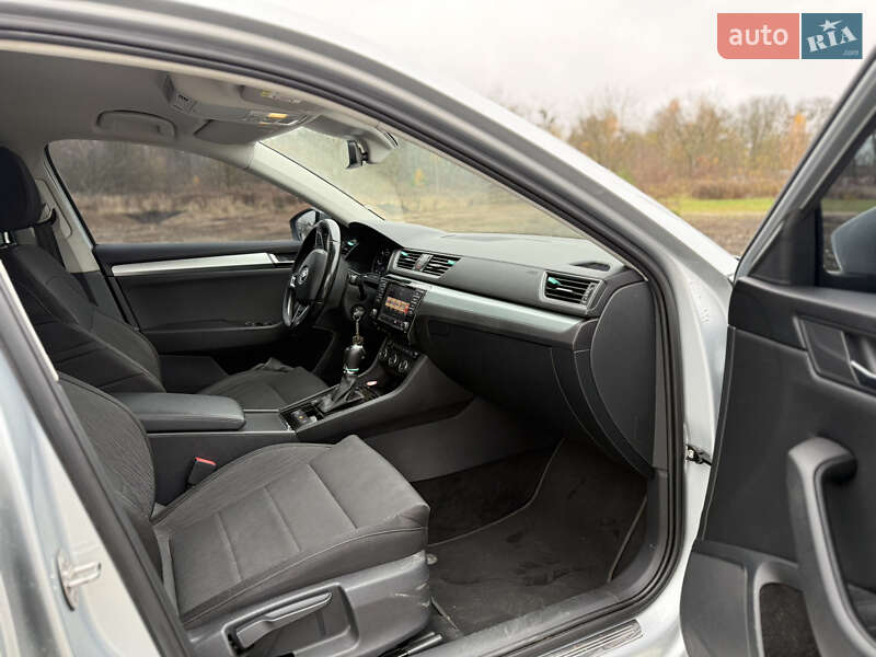 Универсал Skoda Superb 2017 в Ровно