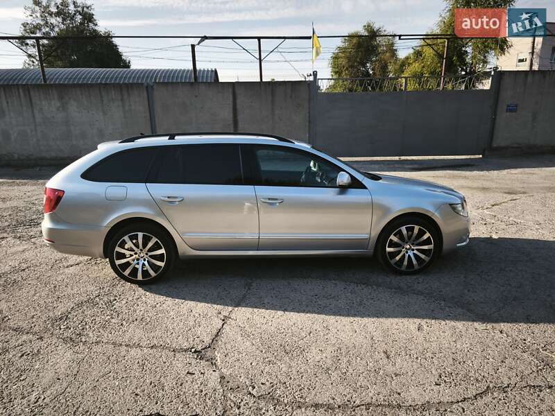 Універсал Skoda Superb 2011 в Дніпрі фото 9 Універсал Skoda Superb 2011 в Дніпрі
