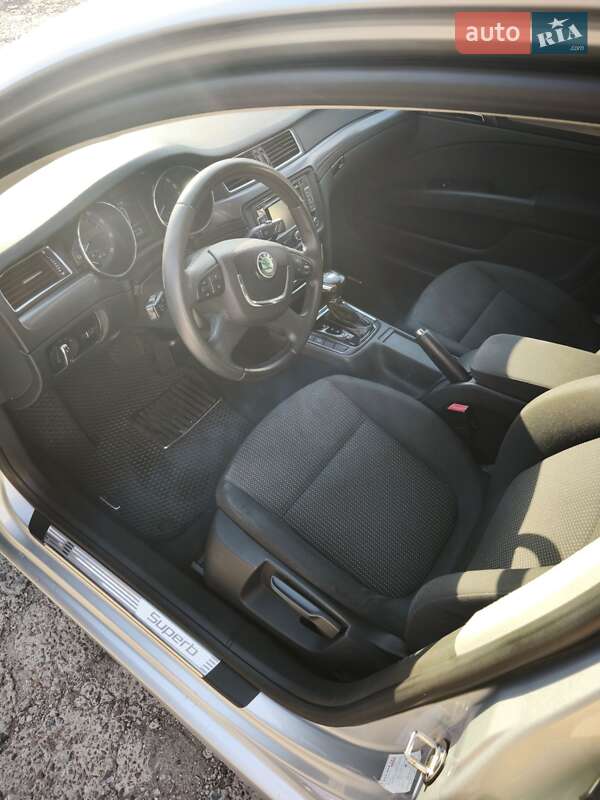 Універсал Skoda Superb 2011 в Дніпрі фото 15 Універсал Skoda Superb 2011 в Дніпрі