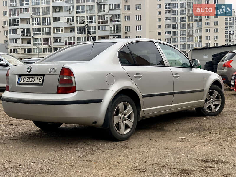 Лифтбек Skoda Superb 2007 в Чернигове
