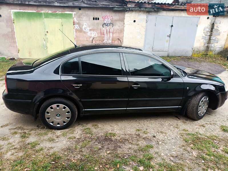 Лифтбек Skoda Superb 2004 в Житомире
