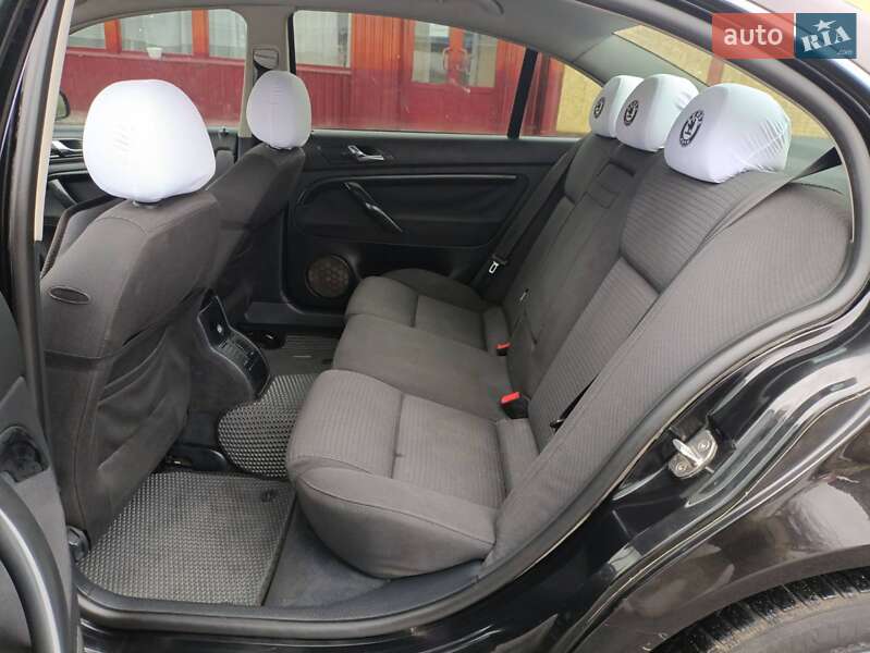 Лифтбек Skoda Superb 2004 в Житомире