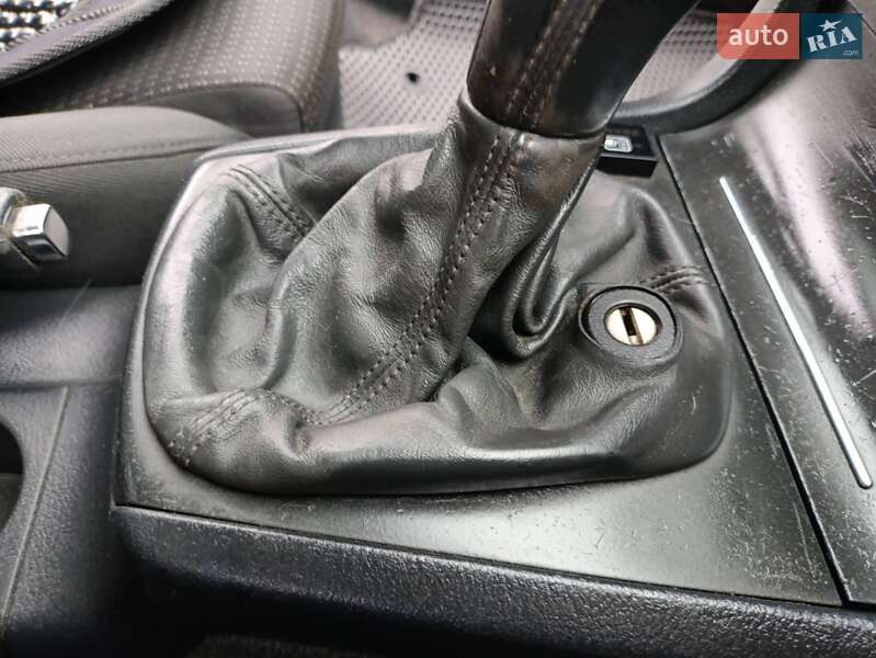 Лифтбек Skoda Superb 2004 в Житомире