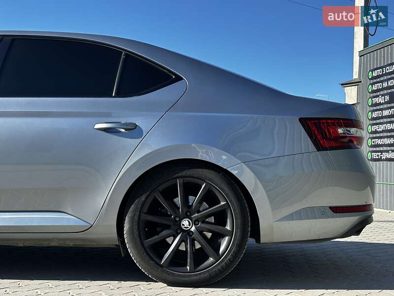 Лифтбек Skoda Superb 2017 в Львове