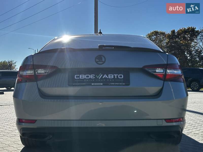 Лифтбек Skoda Superb 2017 в Львове