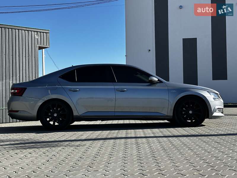 Лифтбек Skoda Superb 2017 в Львове