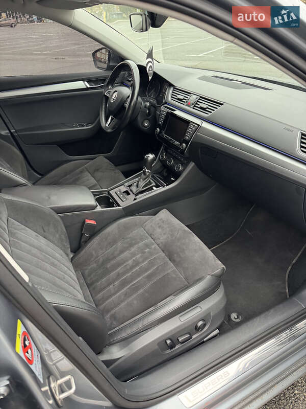 Лифтбек Skoda Superb 2016 в Киеве