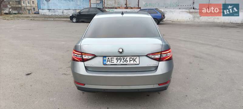 Лифтбек Skoda Superb 2015 в Кривом Роге