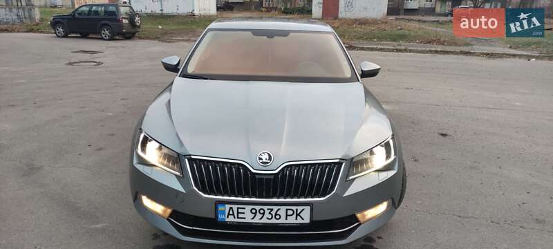 Лифтбек Skoda Superb 2015 в Кривом Роге