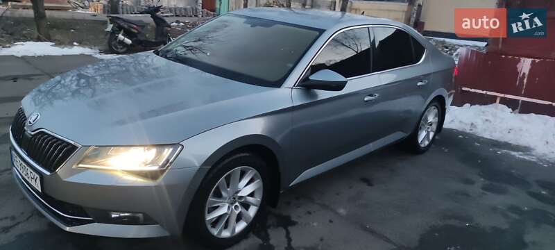 Лифтбек Skoda Superb 2015 в Кривом Роге