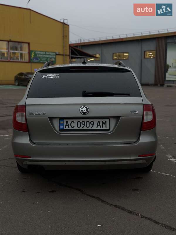 Універсал Skoda Superb 2012 в Житомирі
