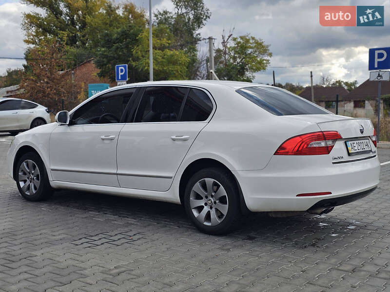 Лифтбек Skoda Superb 2013 в Запорожье