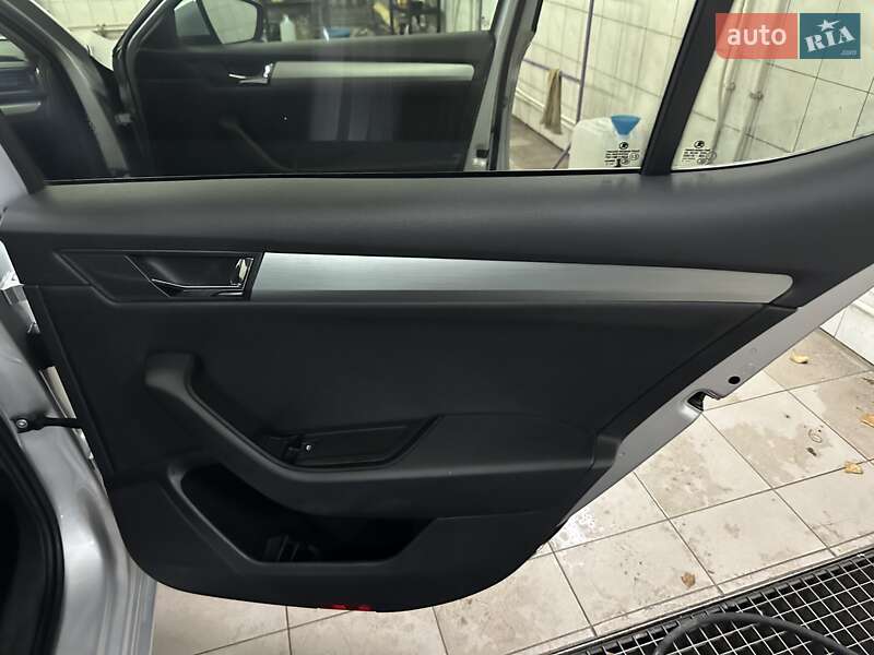 Лифтбек Skoda Superb 2017 в Днепре фото 8 Лифтбек Skoda Superb 2017 в Днепре