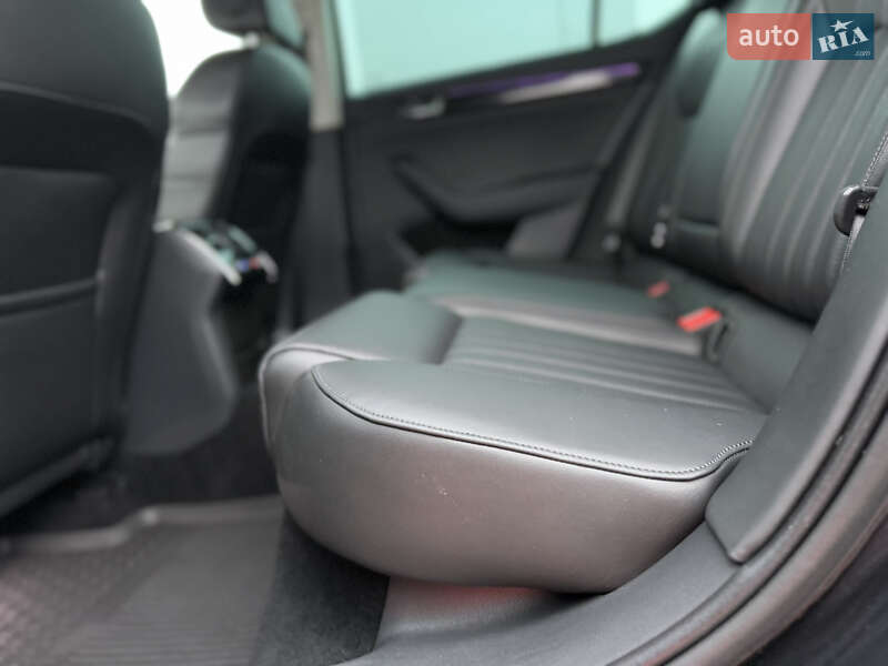 Лифтбек Skoda Superb 2017 в Луцке