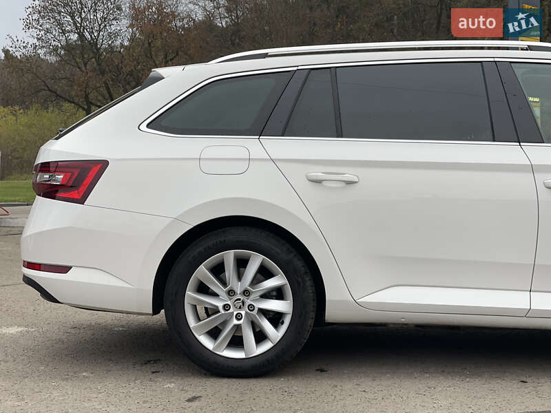 Универсал Skoda Superb 2016 в Радивилове