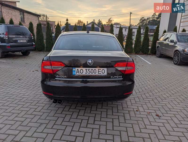 Лифтбек Skoda Superb 2013 в Тячеве