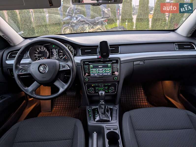 Лифтбек Skoda Superb 2013 в Тячеве