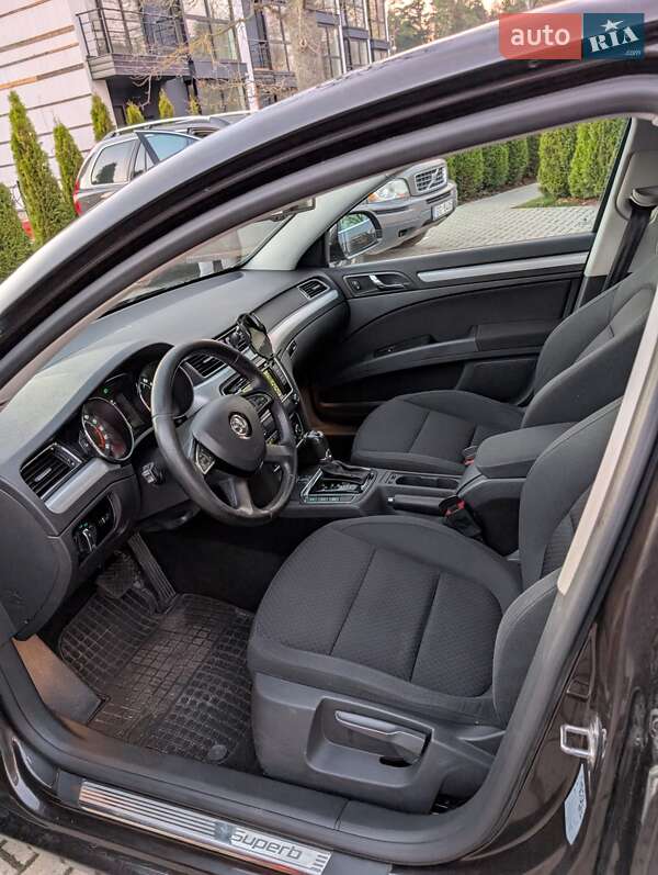 Лифтбек Skoda Superb 2013 в Тячеве