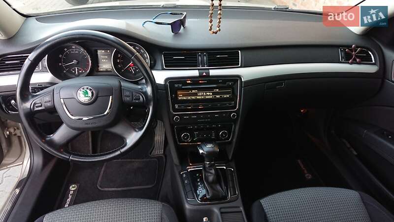 Универсал Skoda Superb 2011 в Сарнах