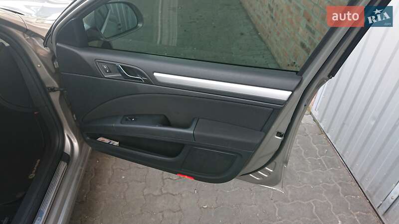 Универсал Skoda Superb 2011 в Сарнах