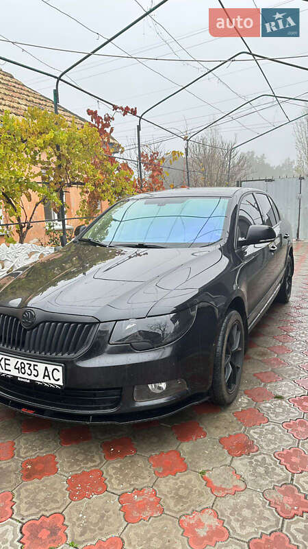 Лифтбек Skoda Superb 2012 в Кривом Роге