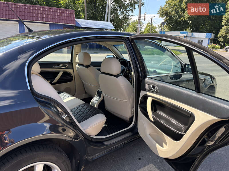 Лифтбек Skoda Superb 2004 в Христиновке фото 4 Лифтбек Skoda Superb 2004 в Христиновке