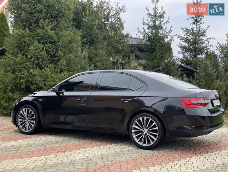 Лифтбек Skoda Superb 2016 в Мукачево