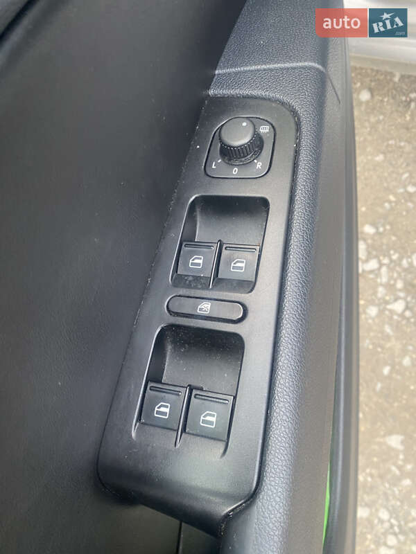 Універсал Skoda Superb 2012 в Тернополі