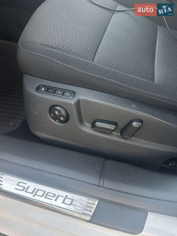 Універсал Skoda Superb 2012 в Ковелі