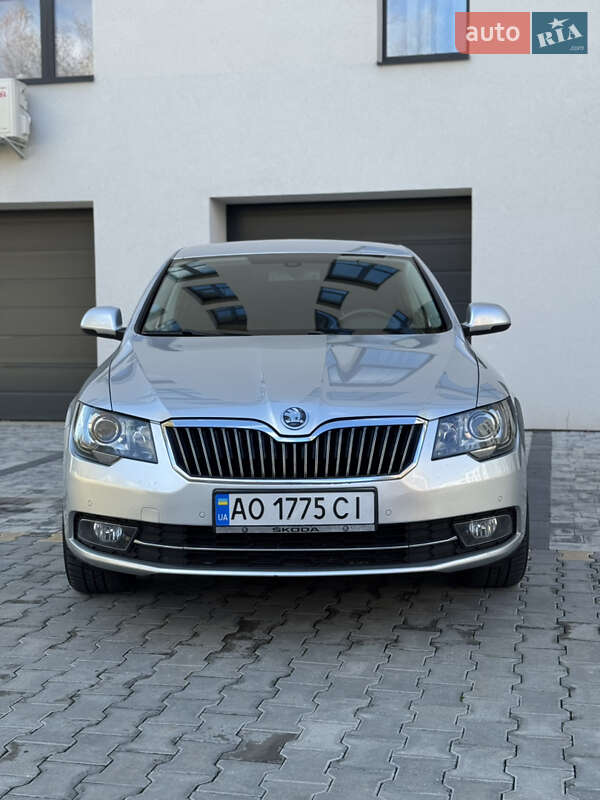 Ліфтбек Skoda Superb 2014 в Ужгороді фото 13 Ліфтбек Skoda Superb 2014 в Ужгороді
