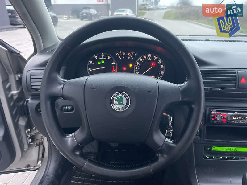 Ліфтбек Skoda Superb 2007 в Рівному