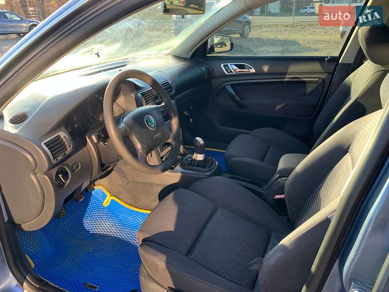 Лифтбек Skoda Superb 2005 в Коломые