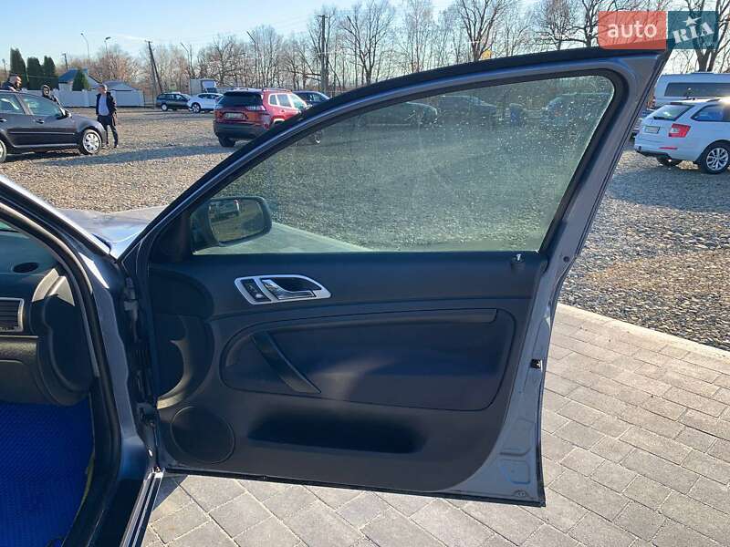 Лифтбек Skoda Superb 2005 в Коломые