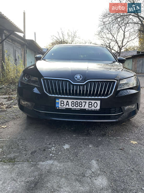 Ліфтбек Skoda Superb 2017 в Кропивницькому фото Ліфтбек Skoda Superb 2017 в Кропивницькому