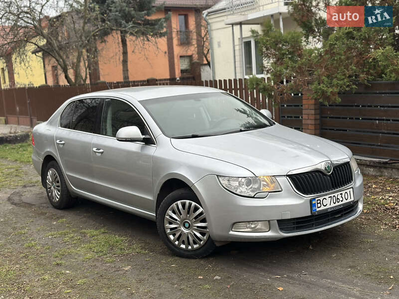 Лифтбек Skoda Superb 2008 в Жовкве