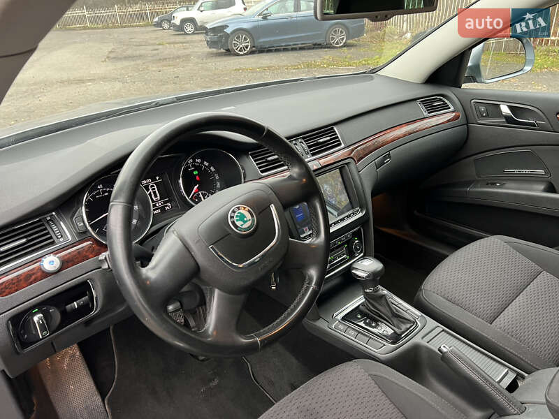 Универсал Skoda Superb 2010 в Луцке