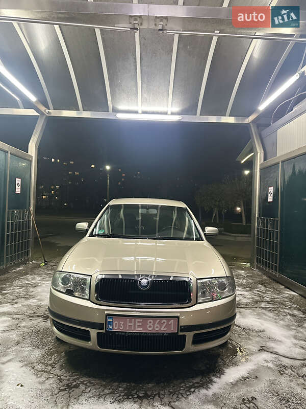 Лифтбек Skoda Superb 2003 в Черкассах