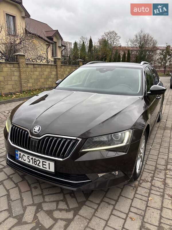 Универсал Skoda Superb 2015 в Луцке