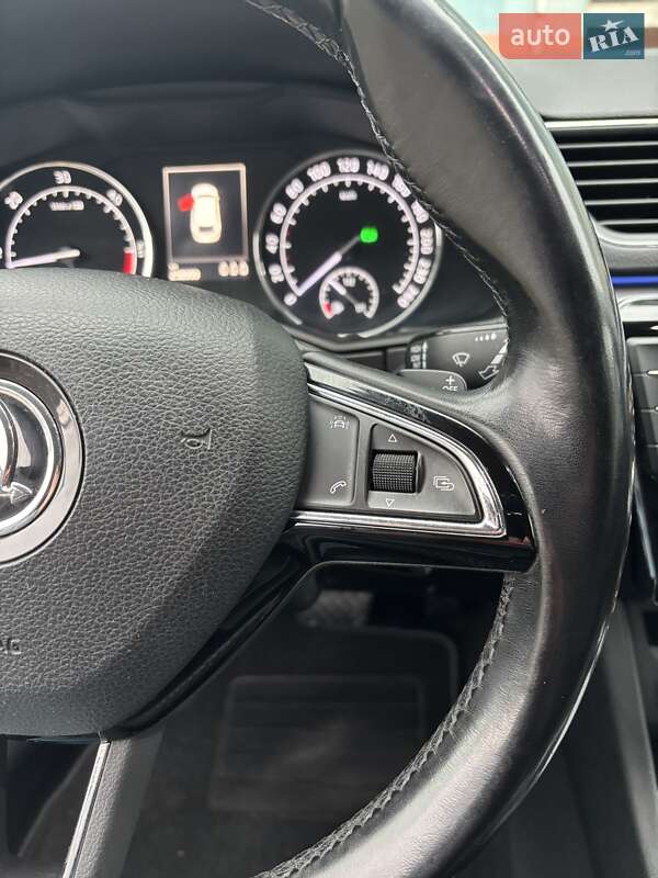 Универсал Skoda Superb 2015 в Луцке