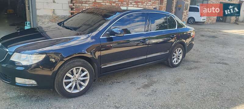 Ліфтбек Skoda Superb 2012 в Дніпрі
