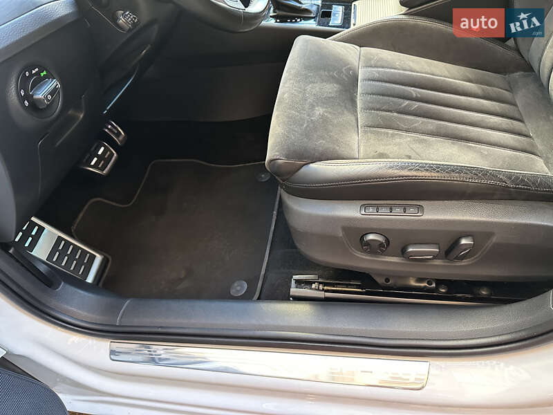 Універсал Skoda Superb 2016 в Івано-Франківську