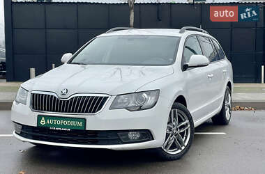 Универсал Skoda Superb 2014 в Киеве