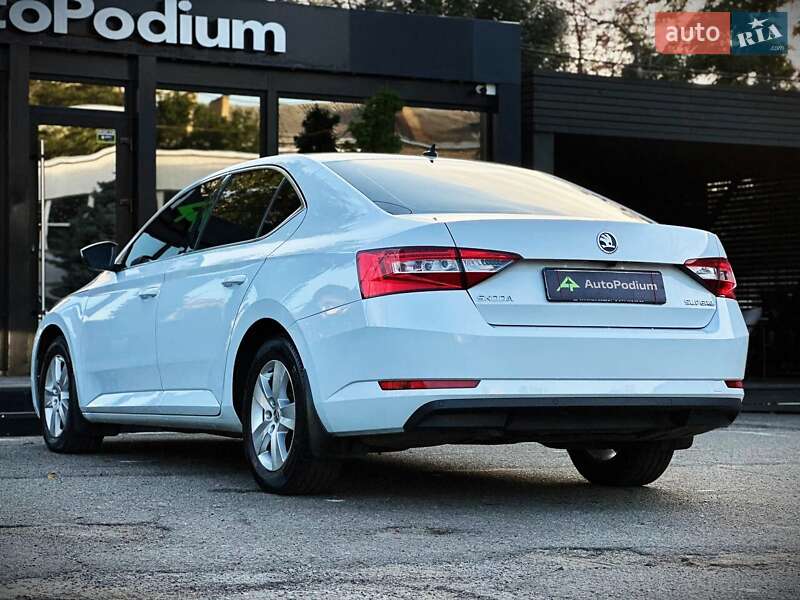 Ліфтбек Skoda Superb 2019 в Києві