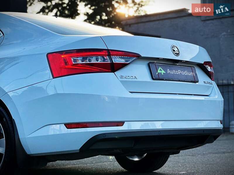 Ліфтбек Skoda Superb 2019 в Києві