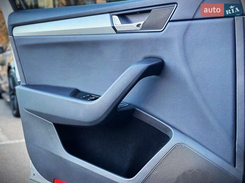 Ліфтбек Skoda Superb 2019 в Києві