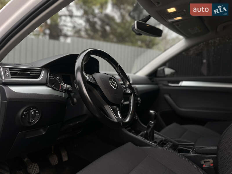 Универсал Skoda Superb 2016 в Ровно фото 18 Универсал Skoda Superb 2016 в Ровно