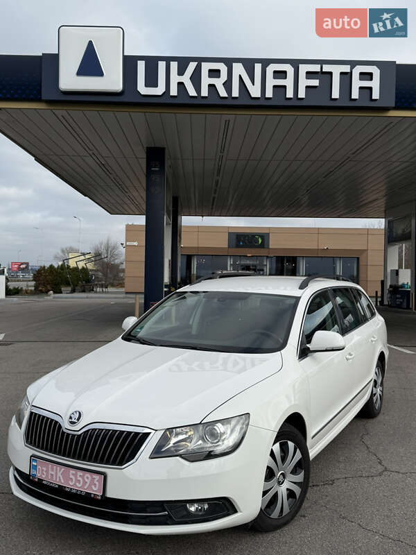 Універсал Skoda Superb 2014 в Дніпрі