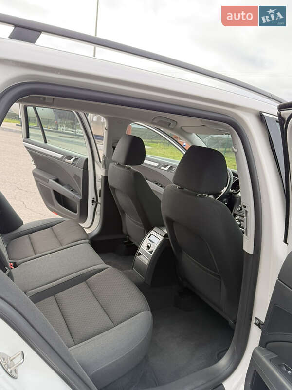 Універсал Skoda Superb 2014 в Дніпрі