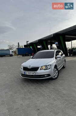 Універсал Skoda Superb 2014 в Львові