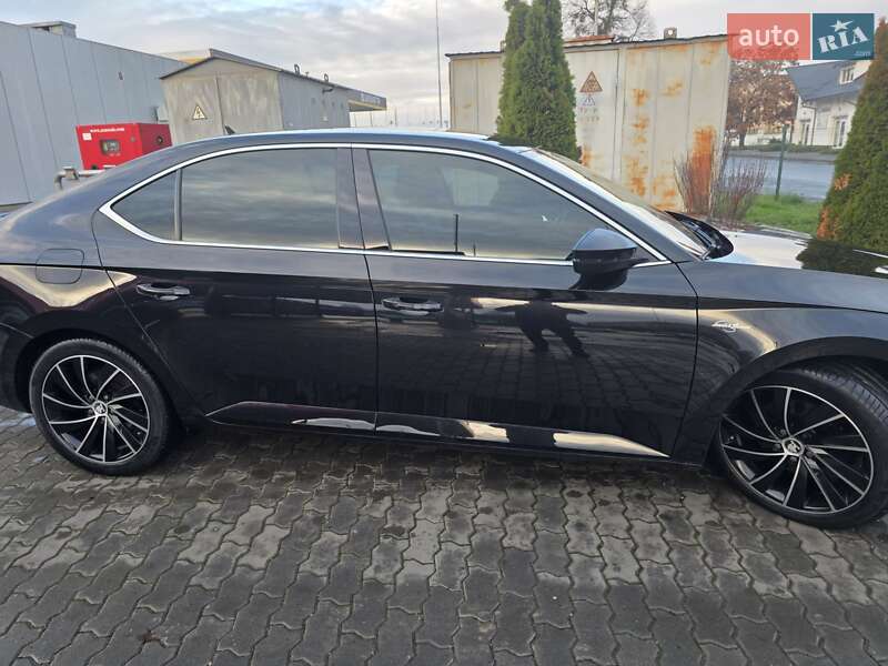 Лифтбек Skoda Superb 2016 в Мукачево